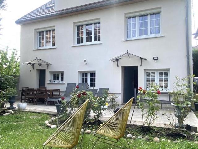 Maison 12 pièces 230 m²