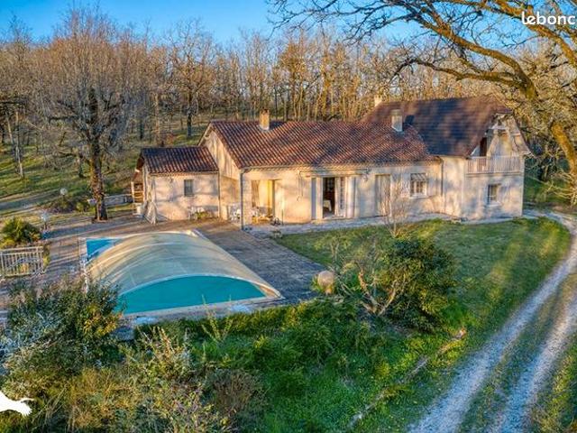 Maison 12 pièces 235 m²
