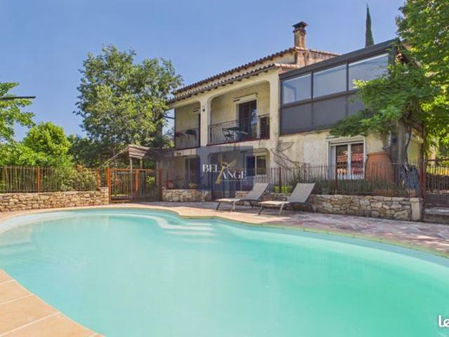 Maison 12 pièces 238 m²
