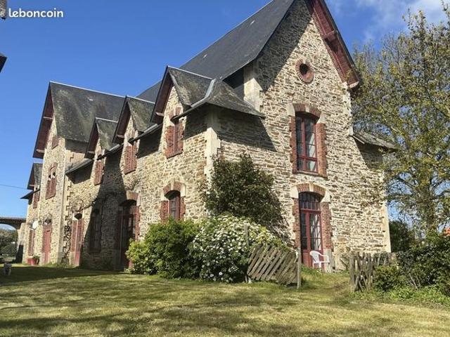 Maison 12 pièces 343 m²