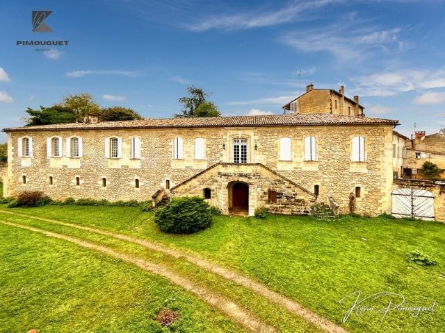 Maison 12 pièces 343 m²