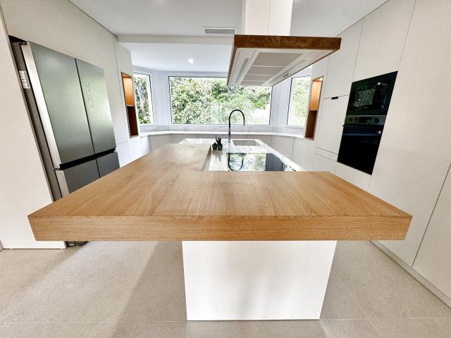 Maison 12 pièces, 340 m² à louer à Saint Clément de Rivière 34980