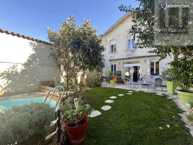 Maison 12 pièces 340 m²