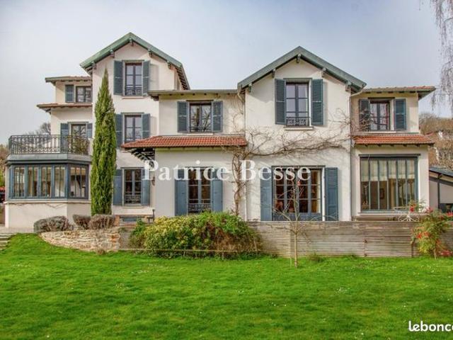 Maison 12 pièces 340 m²