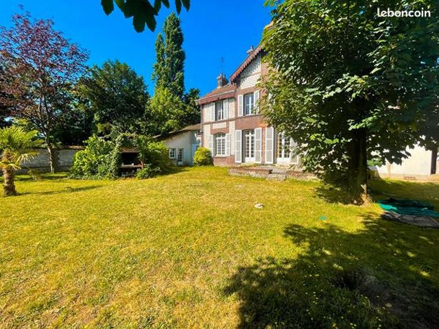 Maison 12 pièces 340 m²