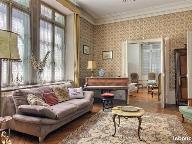 Maison 12 pièces 341 m²