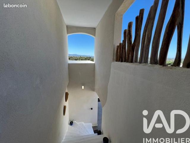 Maison 12 pièces 345 m²