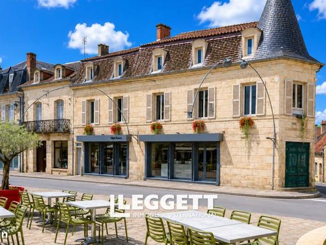 Maison 12 pièces 345 m²