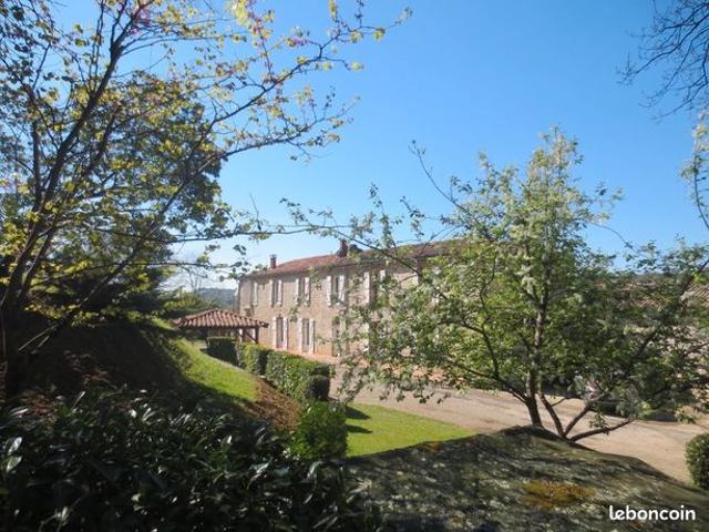 Maison 12 pièces 345 m²