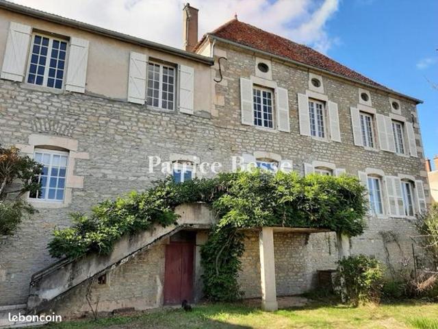 Maison 12 pièces 349 m²