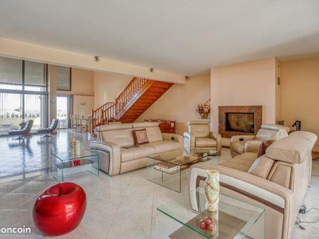 Maison 12 pièces 350 m²