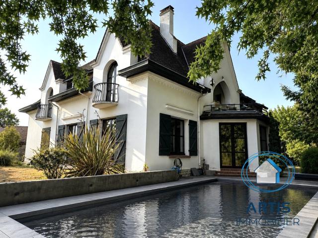 Maison 12 pièces 350 m²