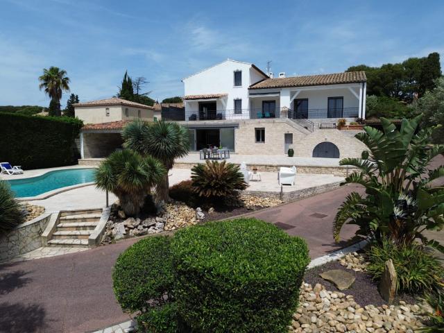 Maison 12 pièces 350 m²
