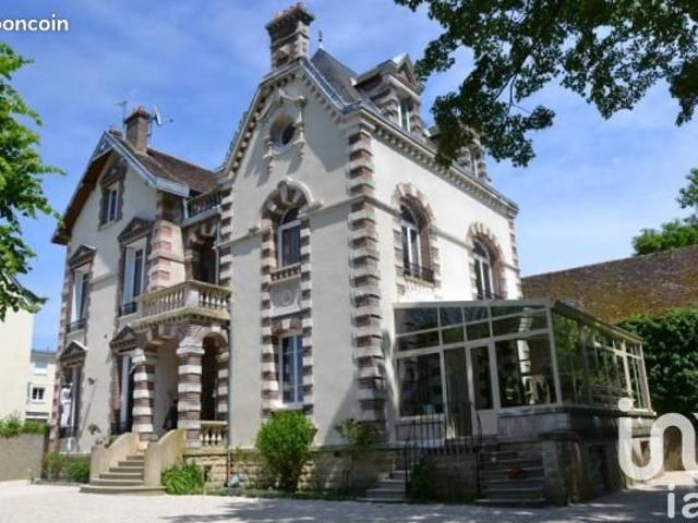 Maison 12 pièces 350 m²