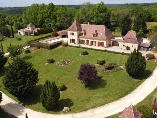 Maison 12 pièces 352 m²