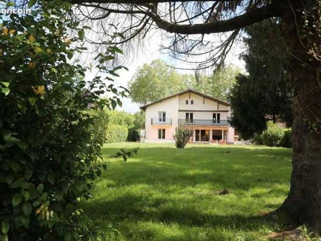 Maison 12 pièces 356 m²