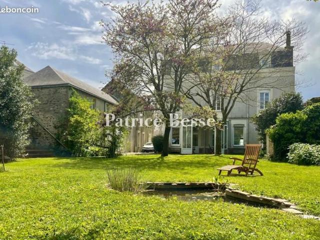 Maison 12 pièces 363 m²