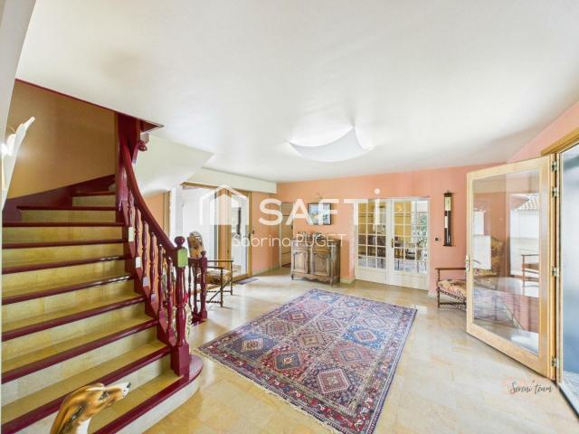 Maison 12 pièces 360 m²