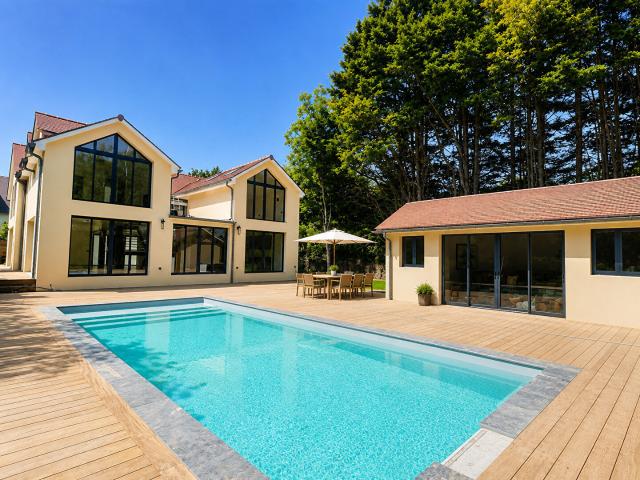 Maison 12 pièces 360 m²