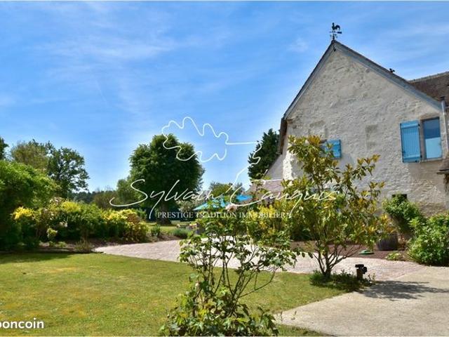Maison 12 pièces 367 m²