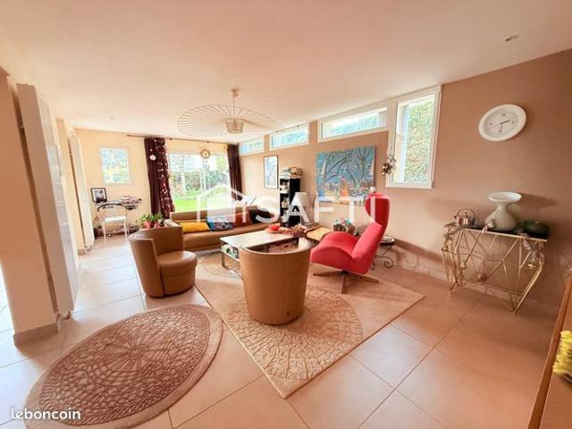 Maison 12 pièces 364 m²
