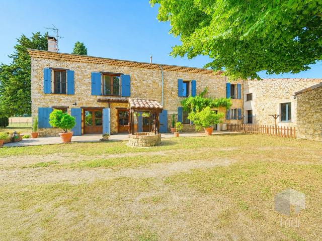Maison 12 pièces 365 m²