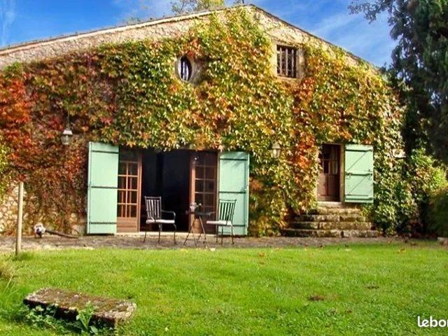 Maison 12 pièces 377 m²