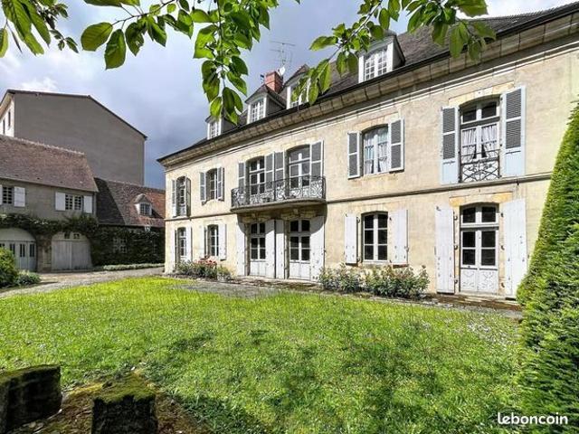 Maison 12 pièces 378 m²