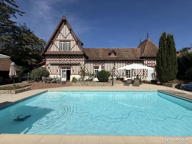 Maison 12 pièces 383 m²