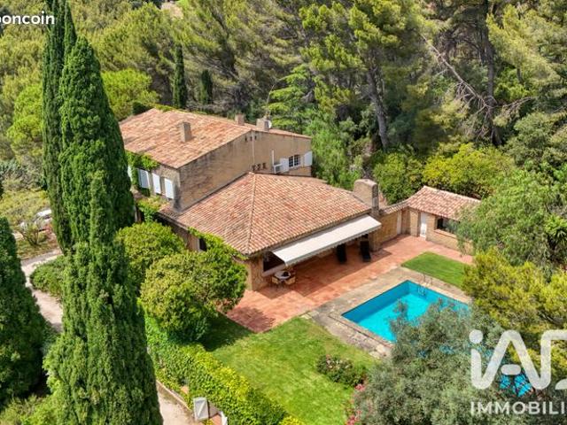 Maison 12 pièces 383 m²