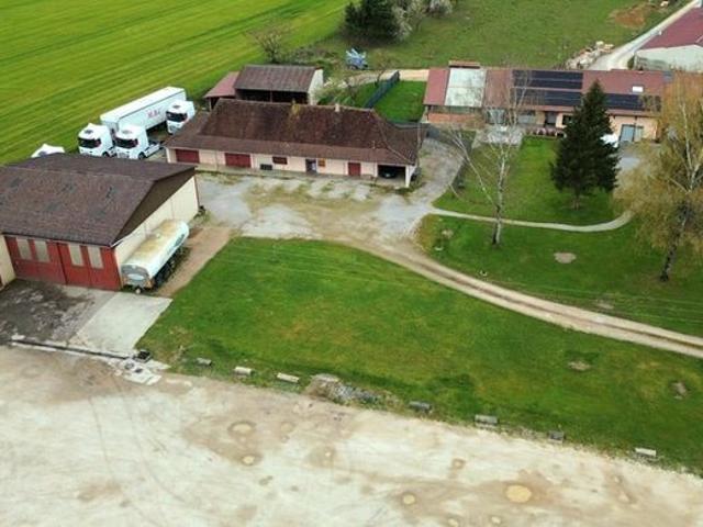 Maison 12 pièces 380 m²