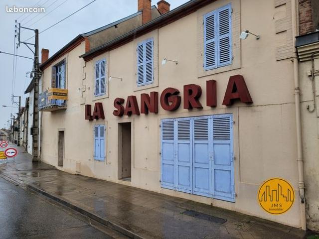 Maison 12 pièces 380 m²