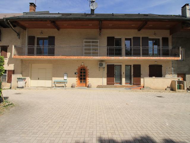 Maison 12 pièces 380 m²