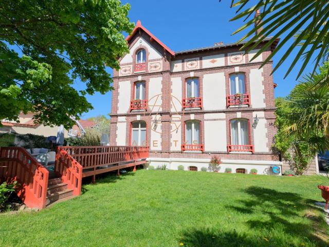 Maison 12 pièces 384 m²