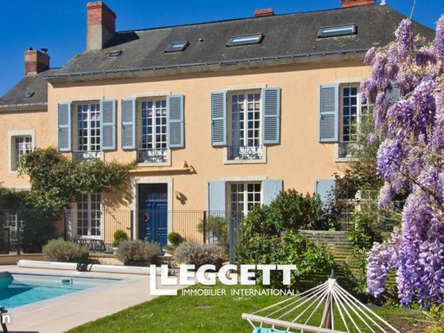 Maison 12 pièces 384 m²
