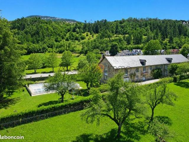 Maison 12 pièces 388 m²