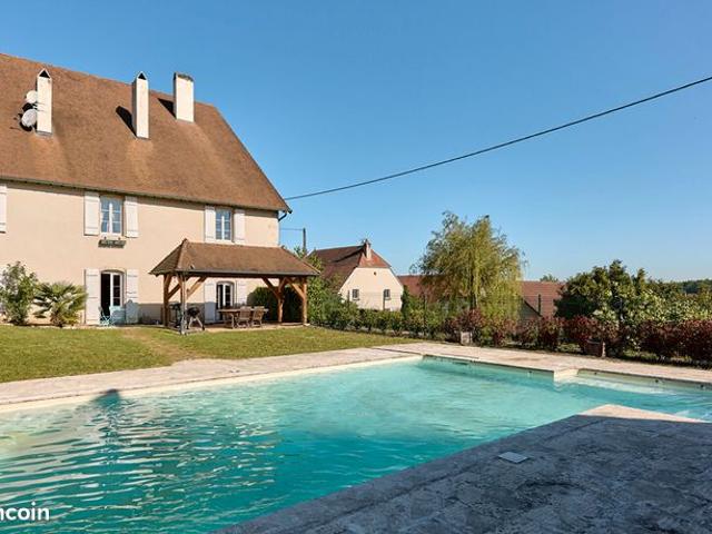 Maison 12 pièces 389 m²