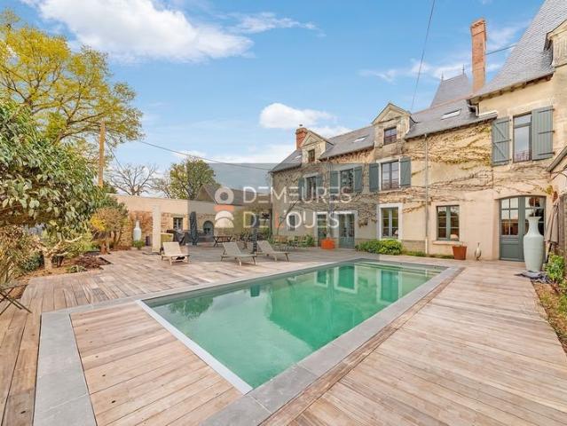 Maison 12 pièces 393 m²