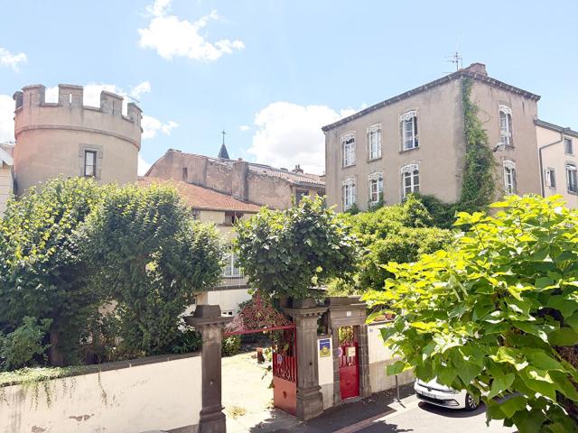 Maison 12 pièces 390 m²