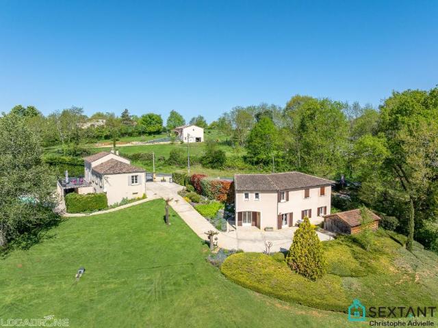 Maison 12 pièces 390 m²