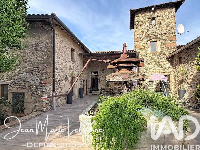 Maison 12 pièces 390 m²