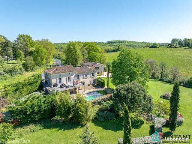 Maison 12 pièces 390 m²