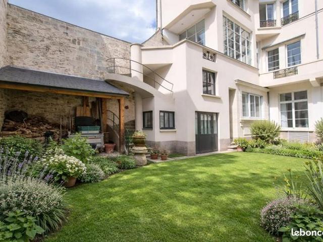 Maison 12 pièces 398 m²