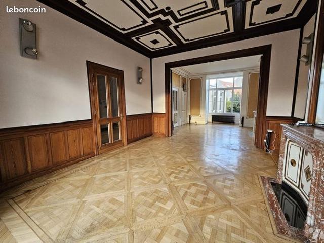 Maison 12 pièces 303 m²