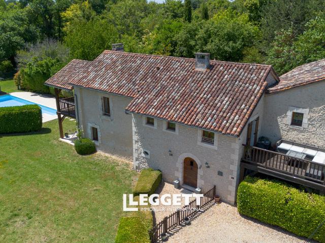 Maison 12 pièces 300 m²