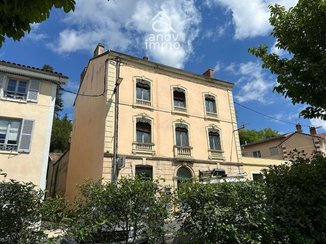 Maison 12 pièces 300 m²