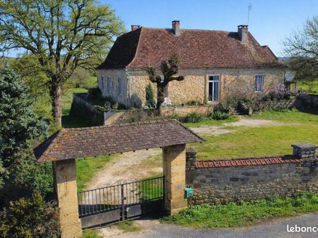 Maison 12 pièces 300 m²