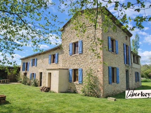Maison 12 pièces 300 m²