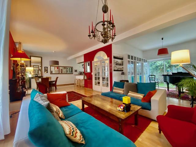 Maison 12 pièces 300 m²