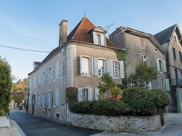 Maison 12 pièces 300 m²